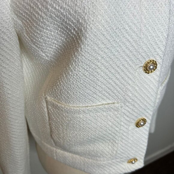 Elegant White Women's Jacket - Picture 4 of 11